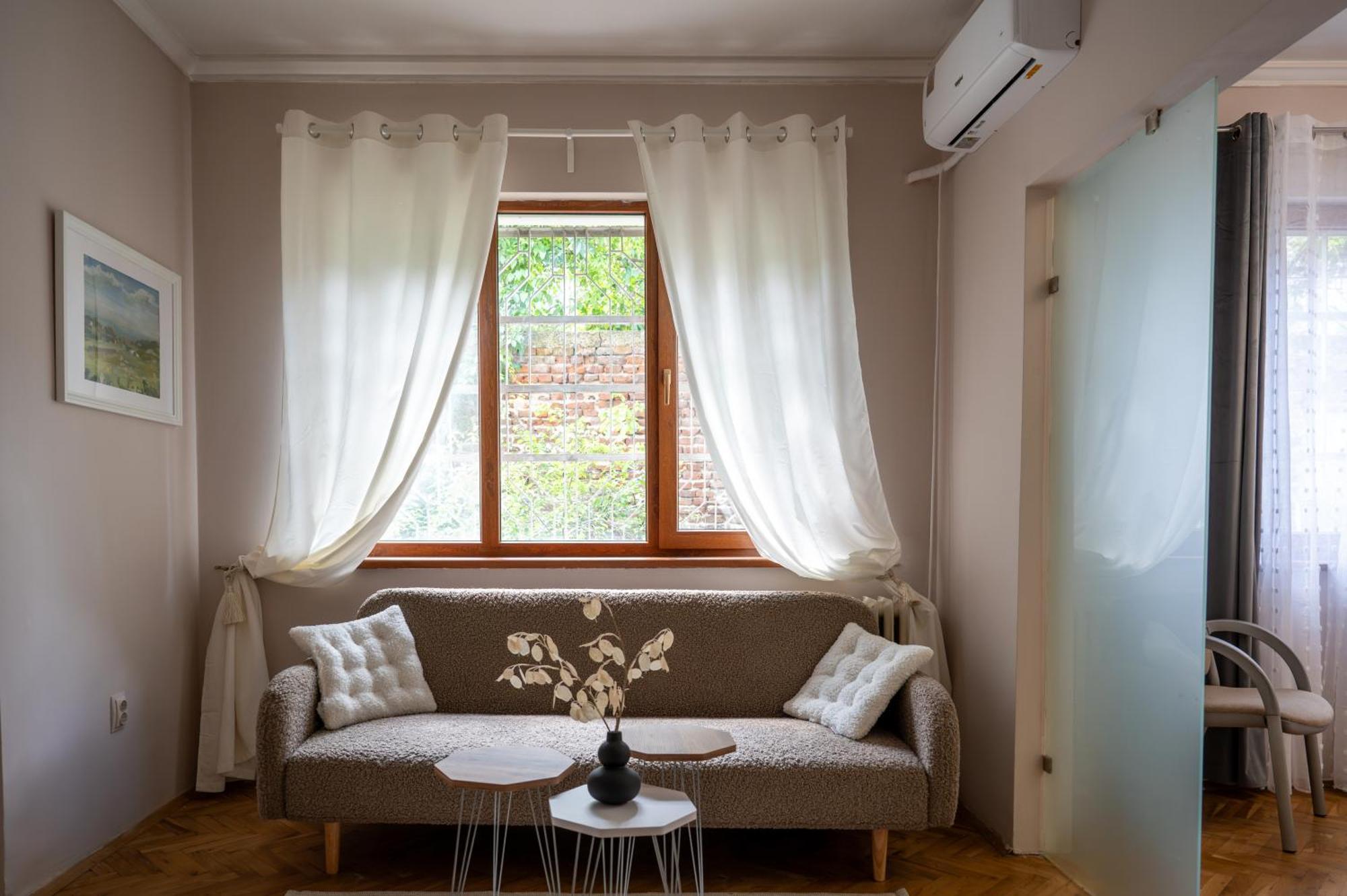 Beautiful Two-Bedroom Apartment In City Center โซเฟีย ภายนอก รูปภาพ