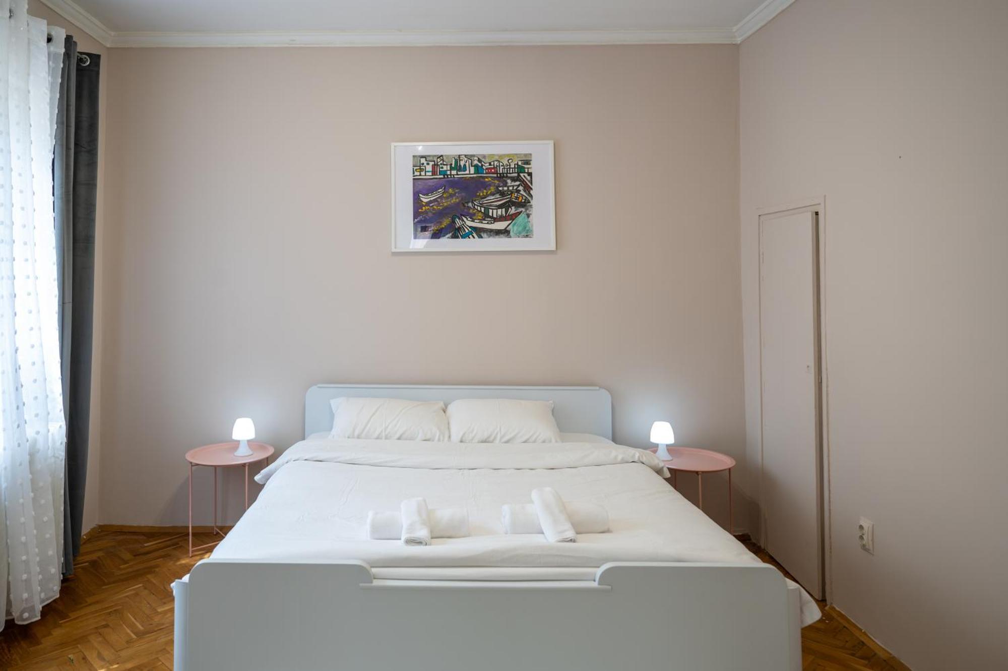 Beautiful Two-Bedroom Apartment In City Center โซเฟีย ภายนอก รูปภาพ