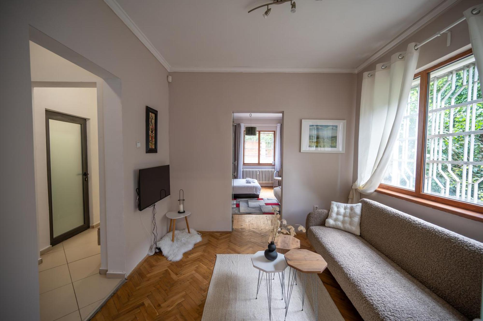 Beautiful Two-Bedroom Apartment In City Center โซเฟีย ภายนอก รูปภาพ